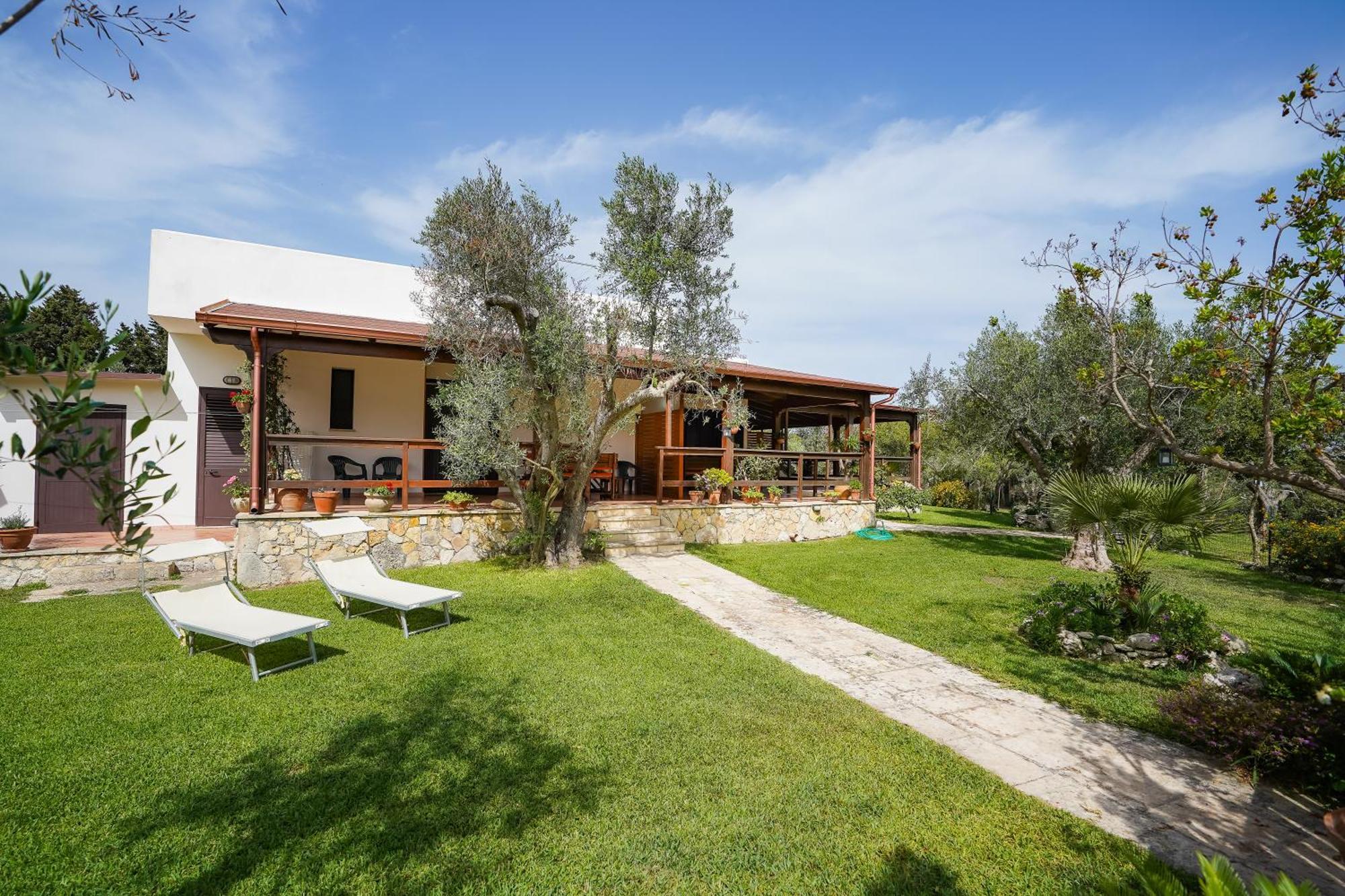 Casa Vacanza Russo Fernando Alimini Exterior photo